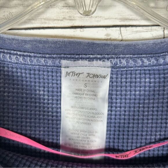 Betsey Johnson Performance Vintage Wash DREAMER Waffle Split Hem Navy T-shirt S - Picture 3 of 6